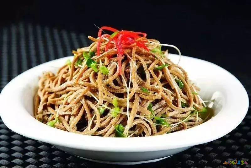 白菜家常做法焖饼视频_白菜焖饼的家常做法_白菜家常做法焖饼怎么做