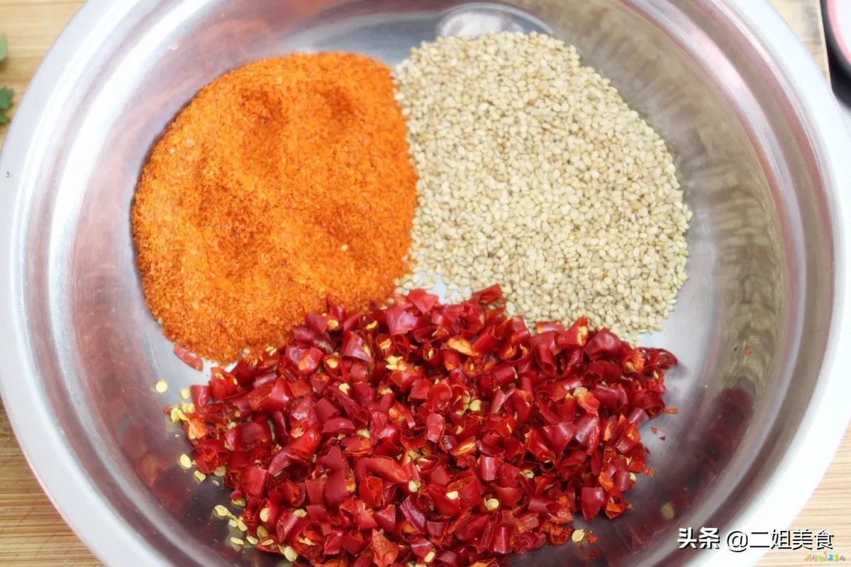 油腌辣椒的家常做法_腌青辣椒家常做法_辣椒油的家常做法