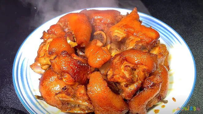 家常红烧肉的做法拌面的做法_红烧鸡爪家常做法大全_红烧鸡爪家常做法