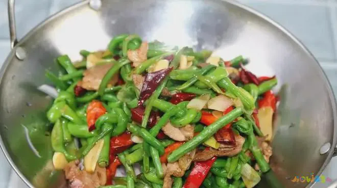 茄子炒肉末的家常做法_王家渡麻辣香锅的家常做法视频_麻辣香锅的家常做法