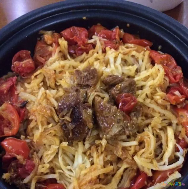 塔吉锅番茄牛肉烩饼