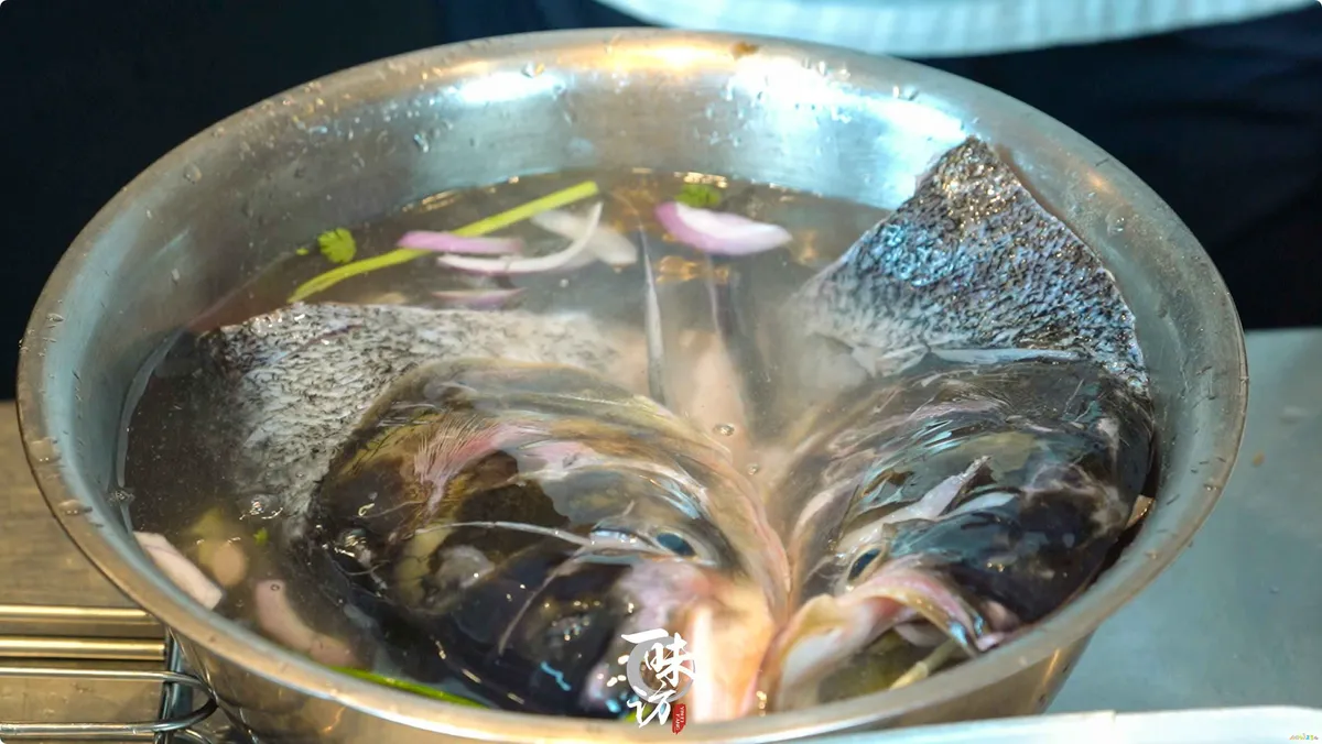 鱼头剁椒能做什么菜_家常鱼头做法剁椒怎么做_剁椒鱼头的家常做法