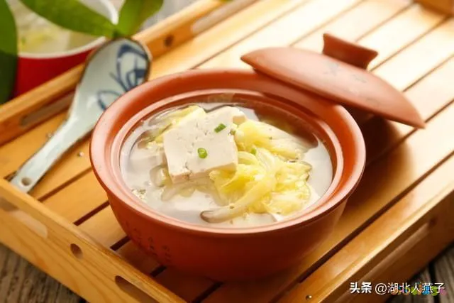 木耳炒素鸡翅的做法大全家常_素炒青菜家常_家常炒青椒怎么炒好吃