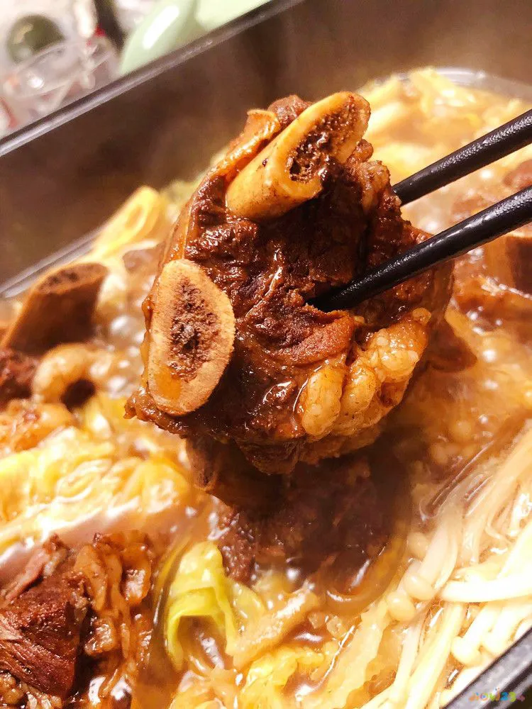 排骨炖玉米粒做法大全家常_粉蒸排骨的家常做法_酸甜排骨的家常做法