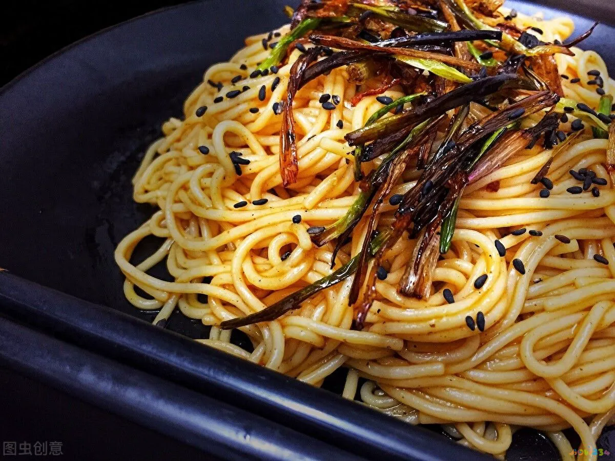 闷饼丝的家常做法_怎么闷饼丝好吃_闷饼的饼丝怎么做