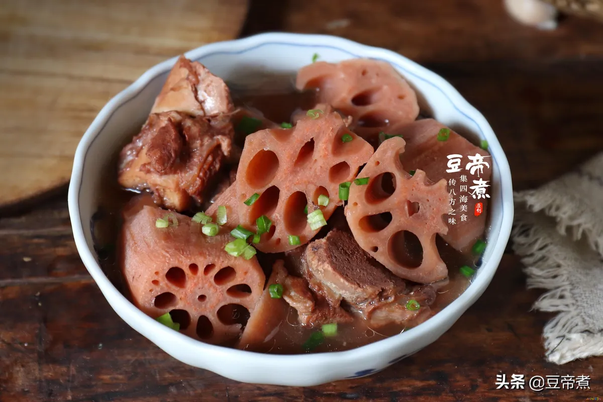 排骨炖藕的家常做法_电压力锅排骨炖藕的做法_排骨炖藕的做法高压锅