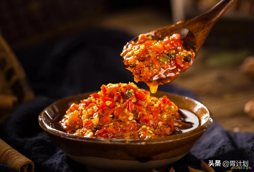 家常蒜蓉辣酱的做法_辣酱炒鱿鱼的家常做法_家常自制香辣酱的做法
