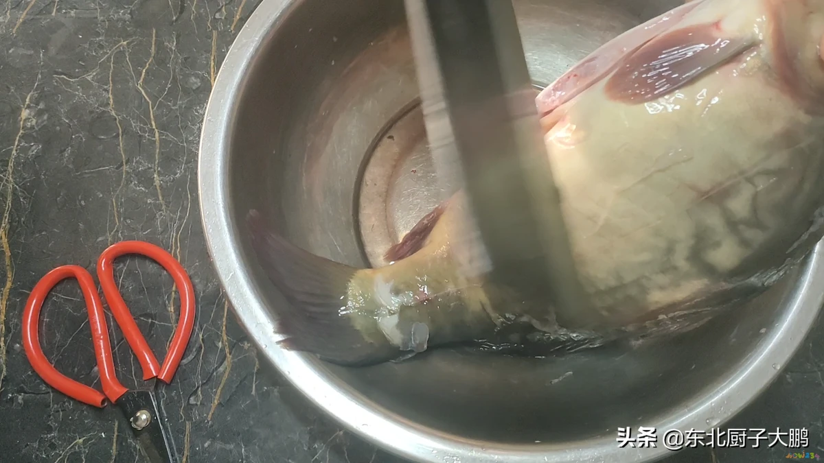 炖鲤鱼家常做法最好吃_排骨炖鲤鱼家常做法_家常炖鲤鱼的做法