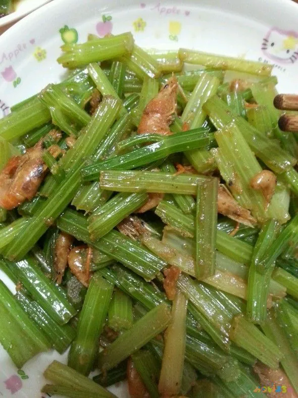 羊肉炒芹菜粉条的做法_肉炒粉条的家常做法_芹菜炒粉条的家常做法