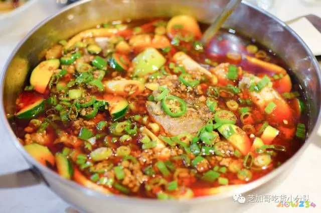 芋儿烧鸡怎么弄好吃_芋儿烧鸡的家常做法_怎么芋儿烧鸡