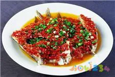剁椒鱼头的家常做法_鱼头剁椒的做法_鱼头剁椒怎么做好吃
