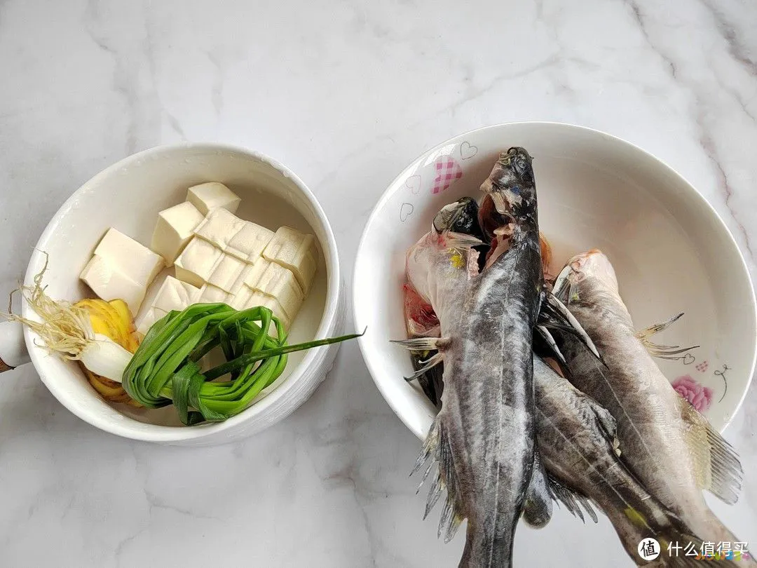 公公住院后，江西女子每天送饭，被病友吐槽真寒酸，婆婆：别送了