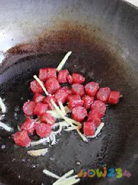 电饭锅焖饭的家常做法_电饭锅排骨焖饭_电饭锅焖饭的做法大全