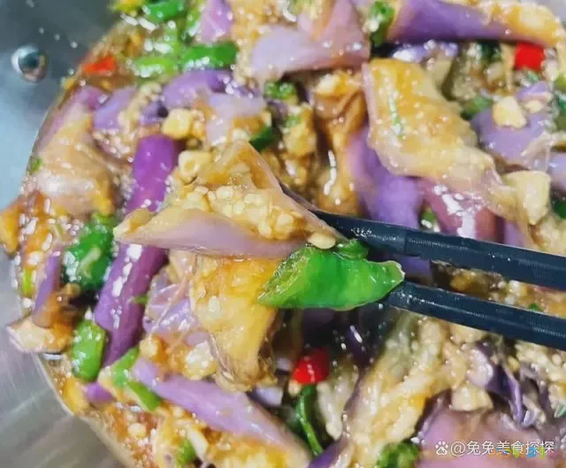 鱼香茄子家常做法_茄子的家常做法_风味茄子家常做法