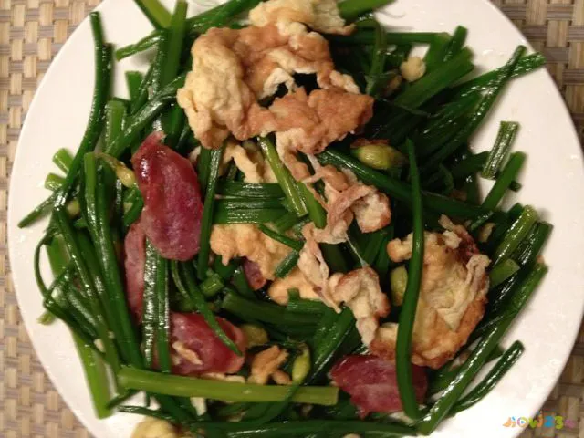 炒茄子丝的家常做法大全家常_茄子鸡腿做法大全家常_酥茄子的家常做法大全