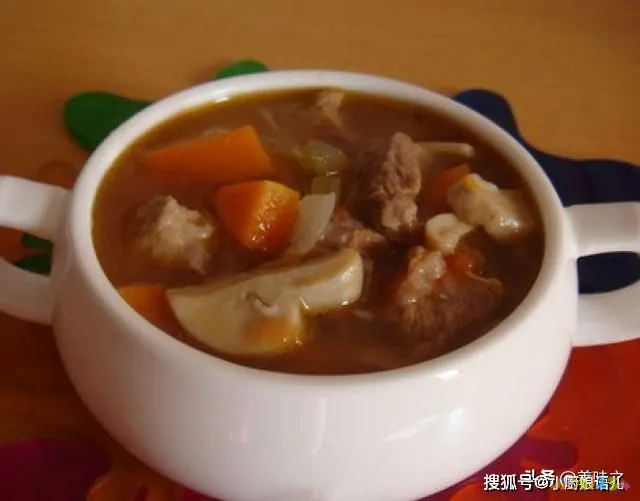 土豆蕃茄炖牛肉家常做法_炖牛肉的家常做法_番茄炖牛肉家常做法