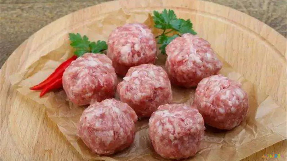 炸丸孑做法视频_炸丸子的家常做法_怎样炸丸