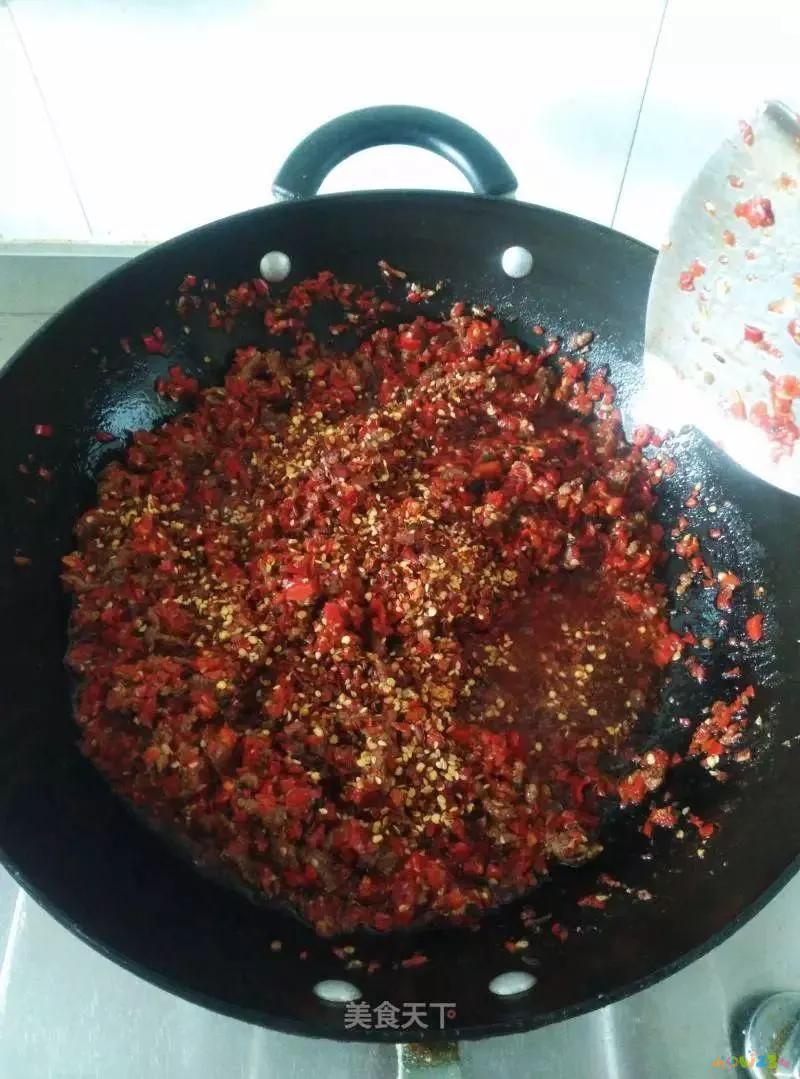 东北辣椒鸡蛋酱的做法_辣椒牛肉酱的家常做法_家常杂酱面的酱做法与配料