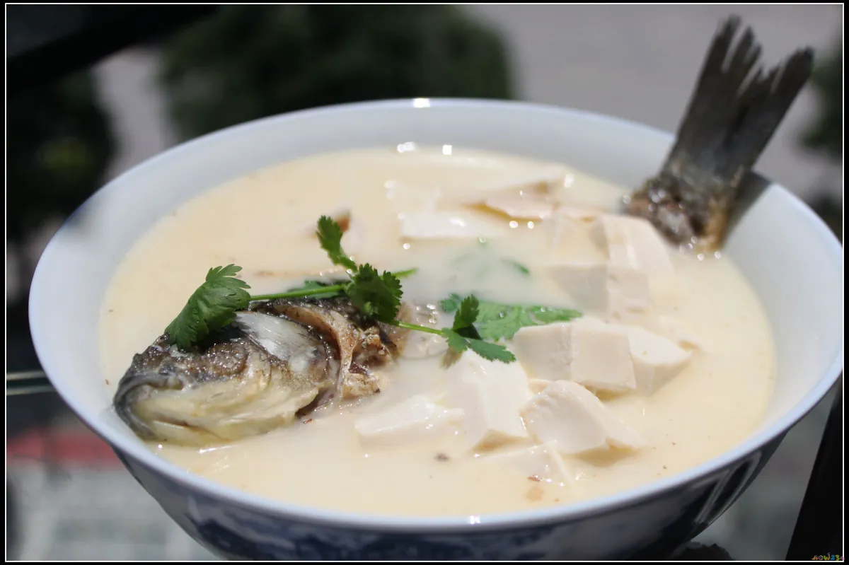 鲫鱼酸菜鱼的家常做法_淋炸鲫鱼的家常做法_炸辣椒酱做法大全家常做法