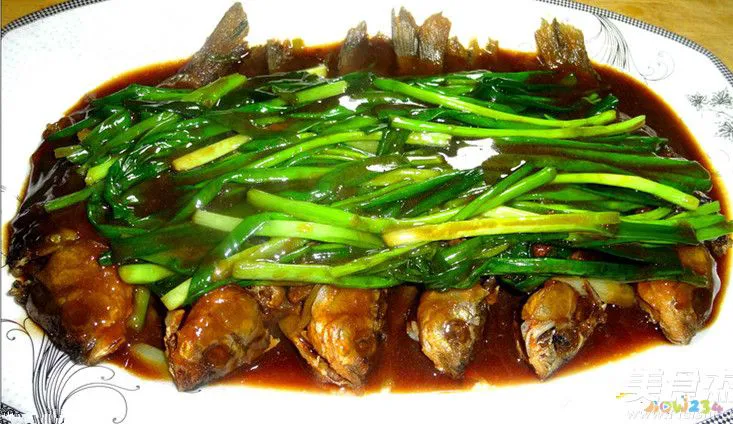 鲫鱼炖茄子的家常做法_家常鲫鱼炖豆腐的做法_炖鲫鱼的家常做法