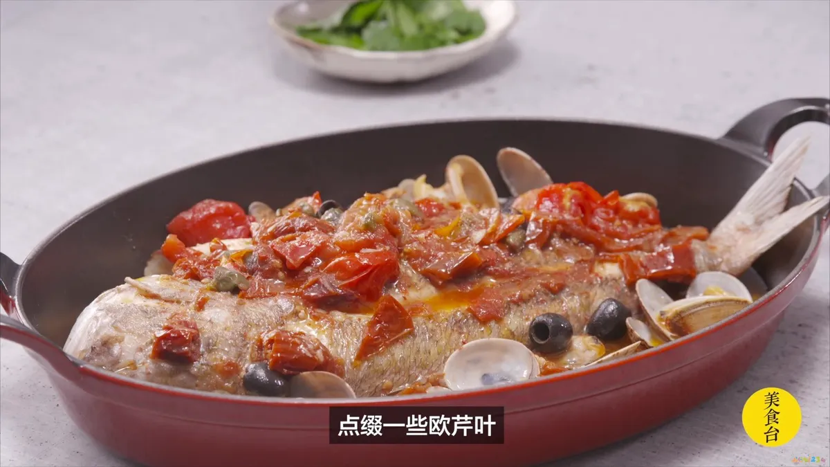 清蒸鲈鱼的家常做法_家常梭鲈鱼的做法_海鲈鱼做法大全家常