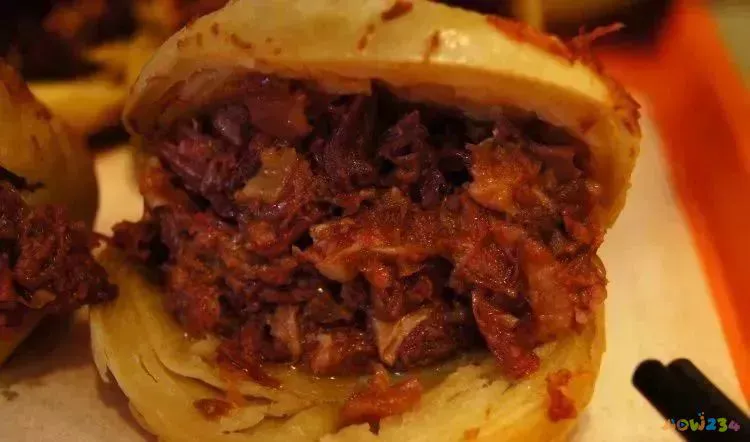 白菜焖饼的家常做法_白菜家常做法焖饼视频_白菜家常做法焖饼怎么做