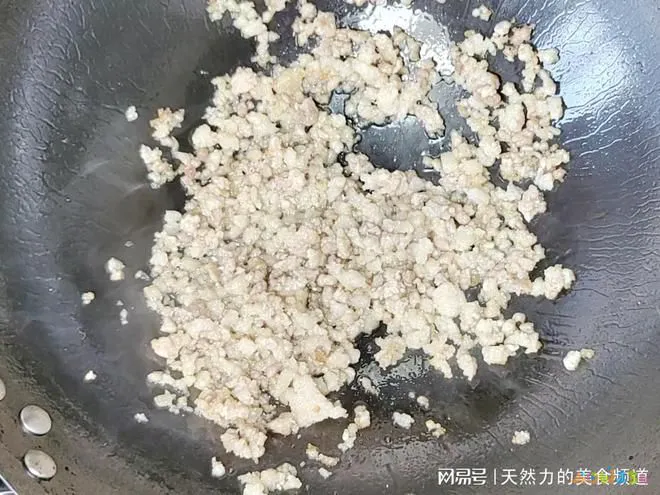 蒜香味纸包鱼正宗做法_茄子煲的正宗做法_茄子炒肉末的家常做法