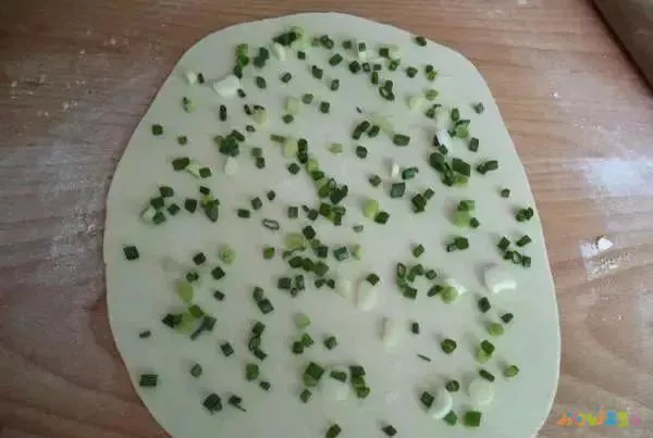 葱花家常做法烙饼窍门_葱花烙饼怎么做又软又好吃_葱花烙饼的家常做法