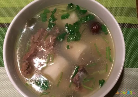 卤猪蹄的家常做法_家常煮猪蹄_猪蹄顿木耳海带汤的做法大全家常