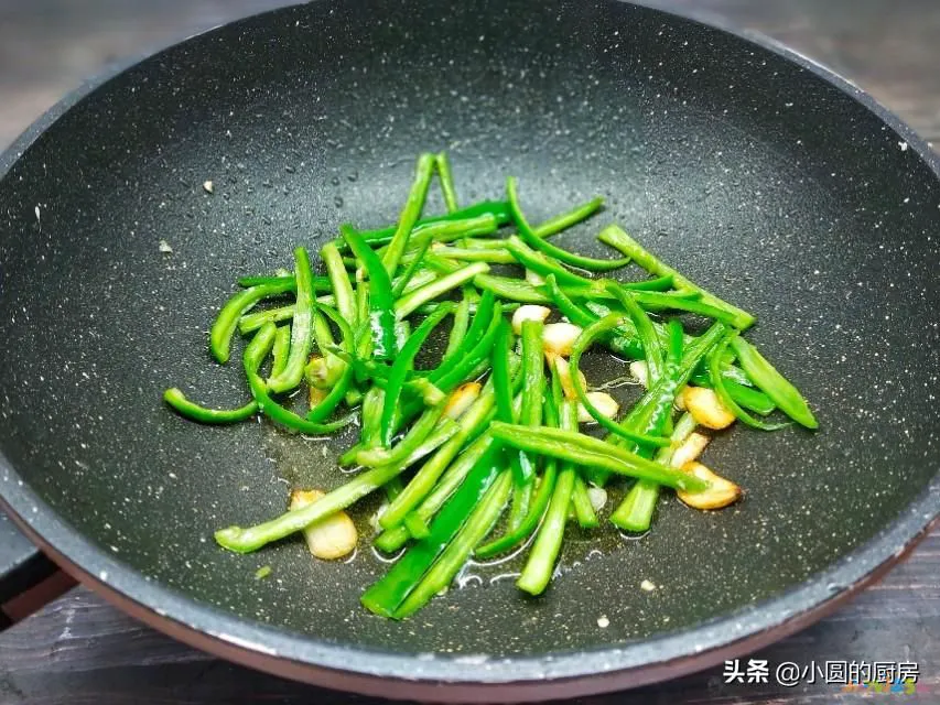 神农白雪菇的做法_肉炒白玉菇的家常做法_白雪菇的家常做法