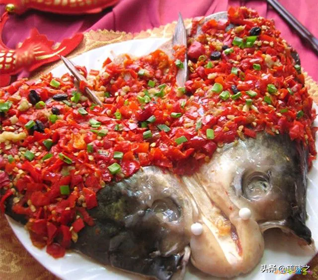 鱼头剁椒鱼头_家常鱼头做法剁椒怎么做_剁椒鱼头的家常做法