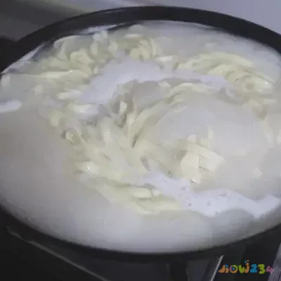 面条鸡肉家常做法视频_面条鸡肉家常做法窍门_鸡肉面条的家常做法