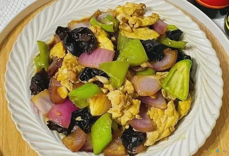 炒洋葱的家常做法_洋葱炒好吃_洋葱简单炒法