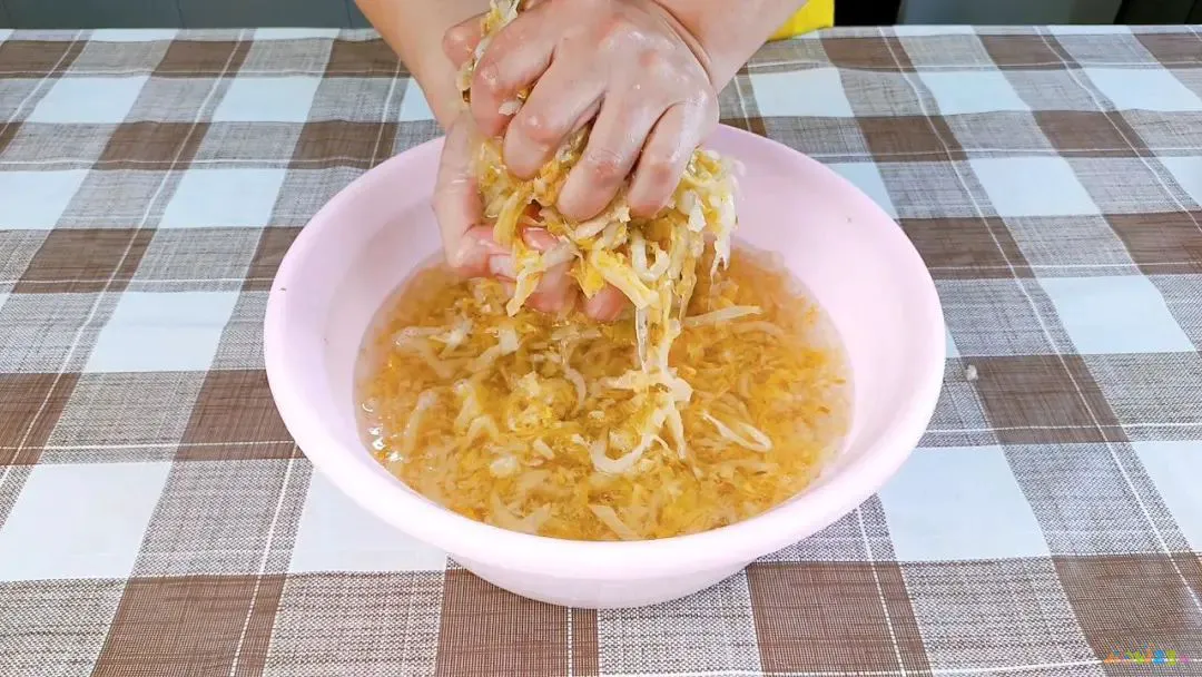 排骨炖酸菜家常做法_酸菜炖粉条的做法家常_酸菜炖五花肉家常做法