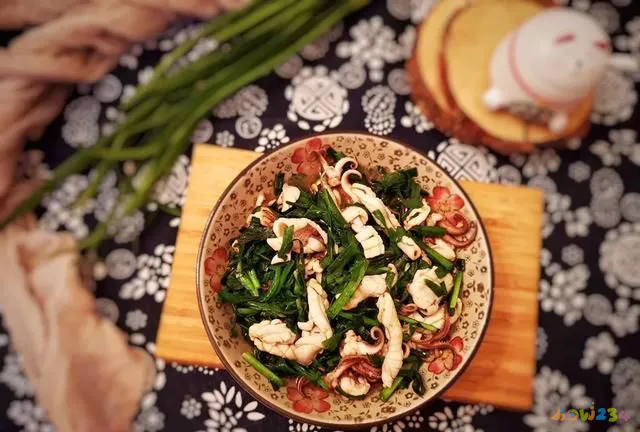 鱿鱼怎么炒,鱿鱼怎么炒好吃的做法大全图2