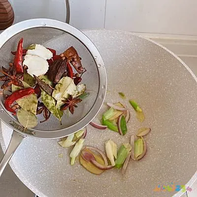 家常酱猪蹄的做法_酱猪蹄的家常做法_家庭酱猪蹄儿制作方法窍门