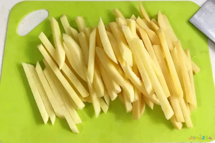 炸甜红薯条的做法_炸薯条的家常做法_如何做薯条家常做法