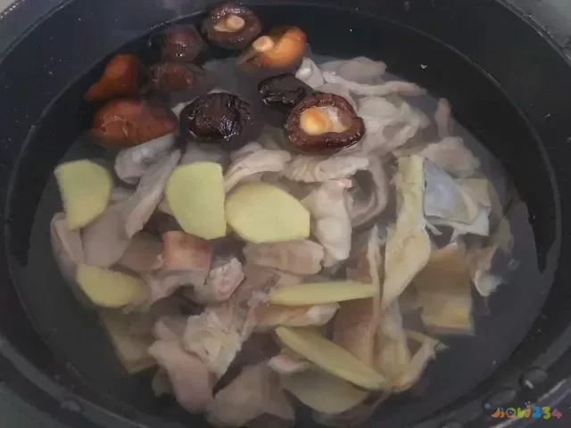 墨鱼汤的家常做法_墨鱼汤怎么做好喝_墨鱼汤的做法大全窍门