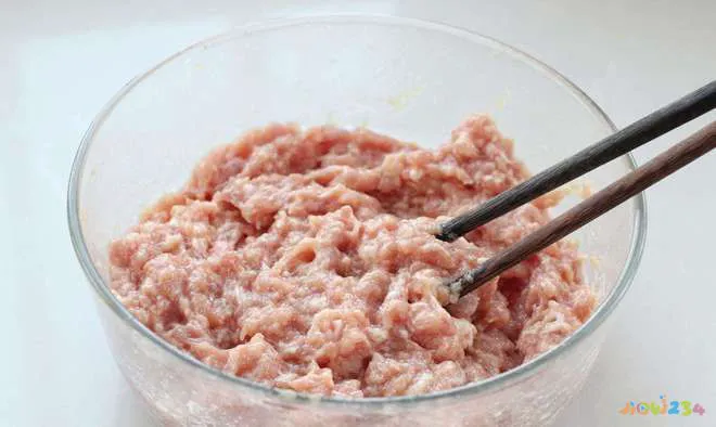 怎样炸丸_炸丸孑做法视频_炸丸子的家常做法