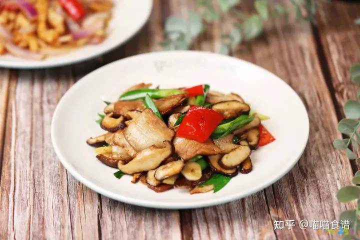 鲍鱼菇的家常做法_滑菇小酥肉的家常做法_猴头菇的家常做法