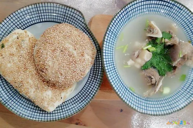 熬羊汤时放什么调料好吃（应该放什么香料）(1)