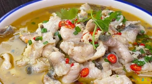 酸菜鱼汤的家常做法_酸菜黑鱼汤的做法_酸菜鲈鱼汤的做法窍门