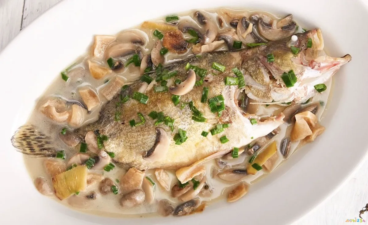 清蒸鲈鱼的家常做法_家常梭鲈鱼的做法_海鲈鱼做法大全家常