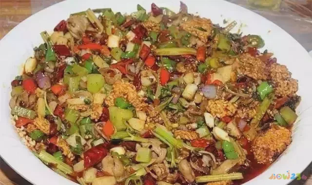 清炖鳕鱼汤的家常做法_家常汤做法鳕鱼清炖窍门_清炖鳕鱼汤的做法