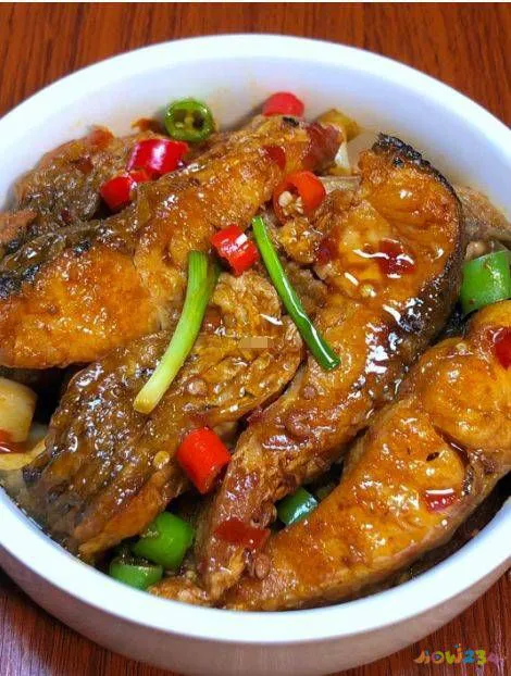 草鱼炖豆腐的家常做法_炖豆腐家常做法草鱼怎么做_豆腐炖草鱼的做法视频