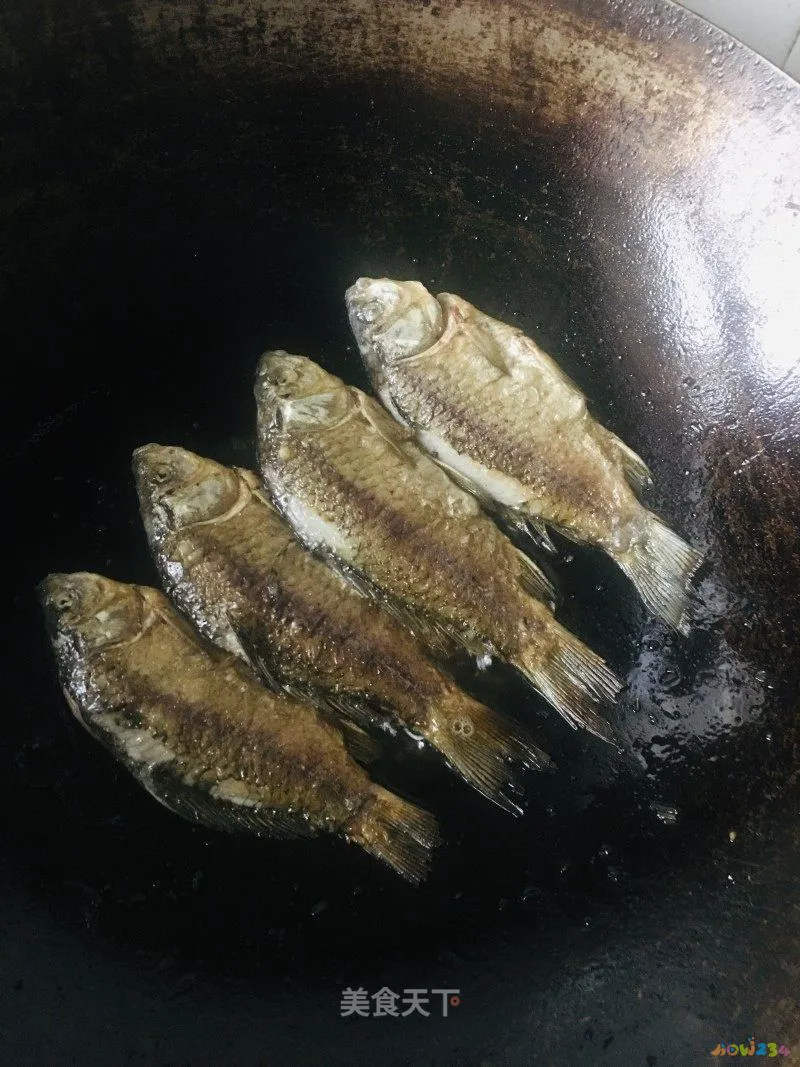 刀鱼扒白菜的家常做法_家常刀鱼_红烧刀鱼家常做法