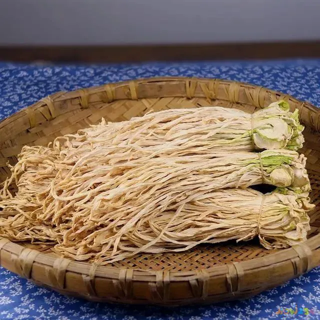 酸菜炖肉的家常做法_家常豆角炖肉做法视频_炖肉的家常做法