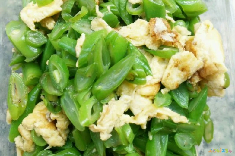 木耳炒素鸡翅的做法大全家常_家常炒青椒怎么炒好吃_素炒青菜家常