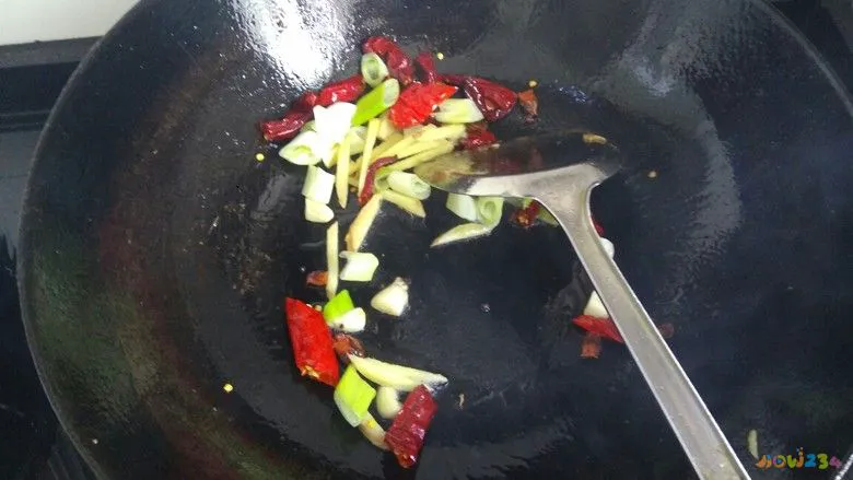 辣炒大虾的家常做法_家常炒甜不辣做法_辣炒皮皮虾家常做法