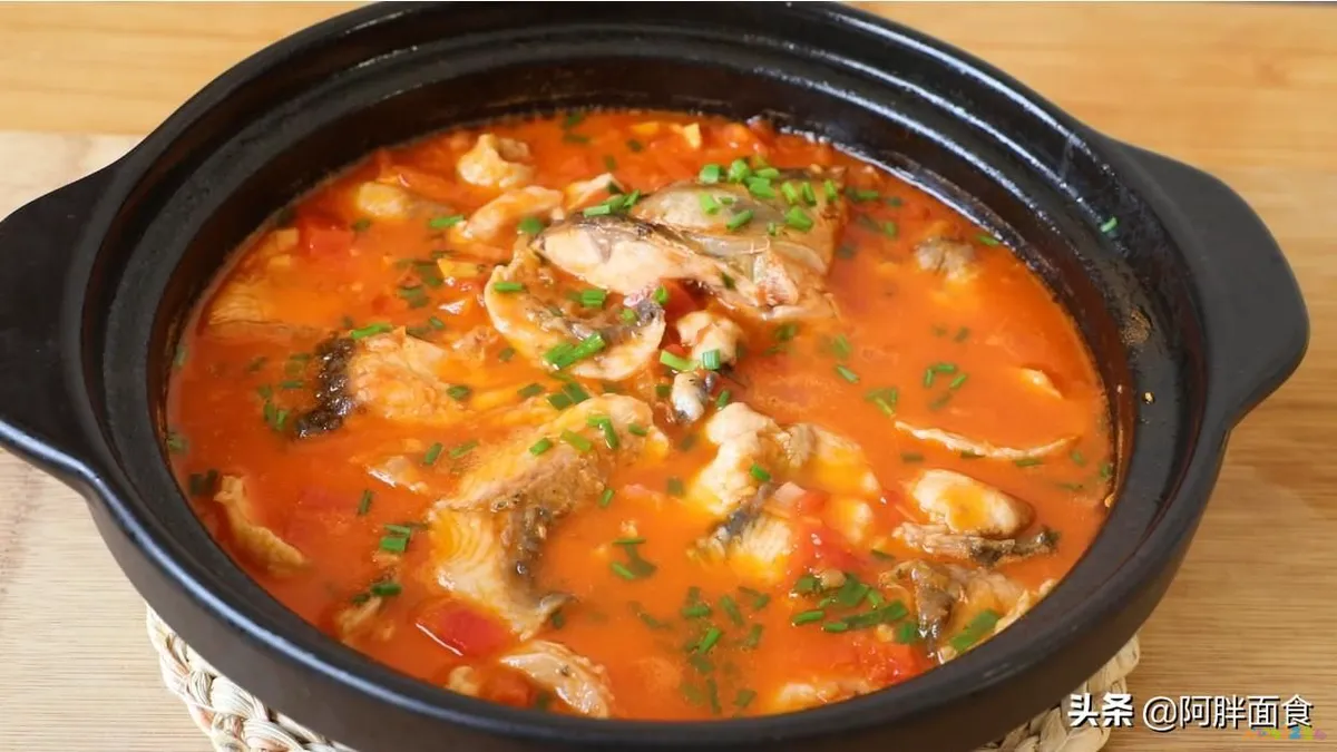 家常炖鲤鱼的做法_炖鲤鱼家常做法最好吃_炖鲤鱼家常做法怎么做